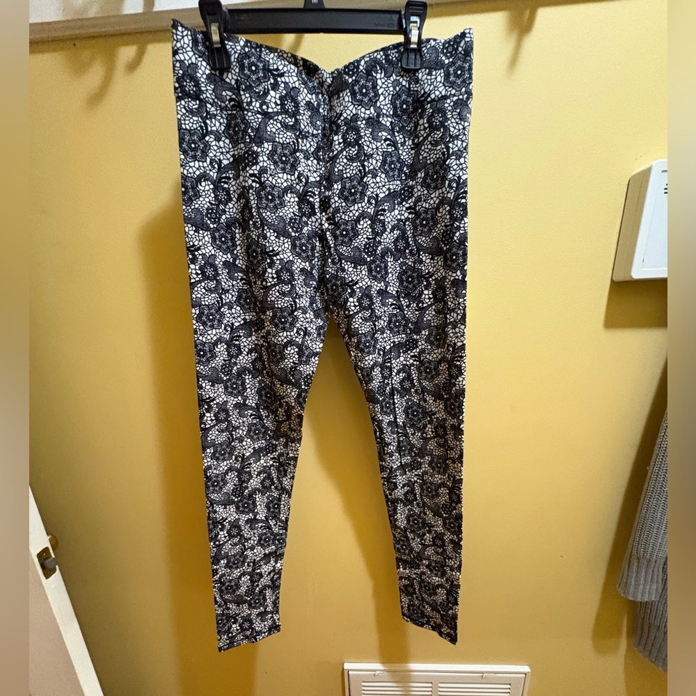 Mixit Monochrome Lace Pattern Pants